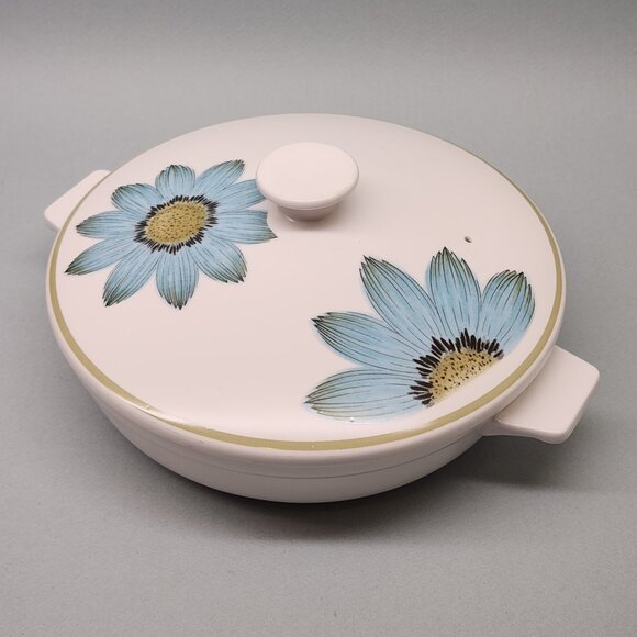 Noritake Up-Sa Daisy (9001) - 10.25" Shallow Covered Serving Dish - Picture 1 of 6
